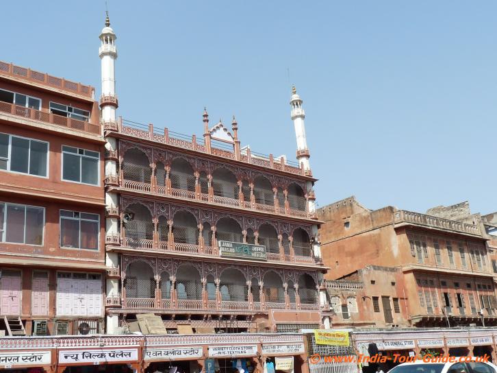 womengetspacefornamazinjaipurmosque